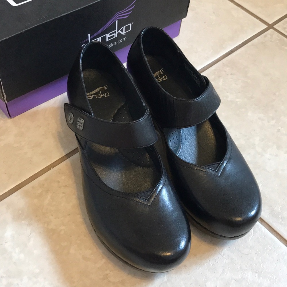 Black Dansko’s - NIB!